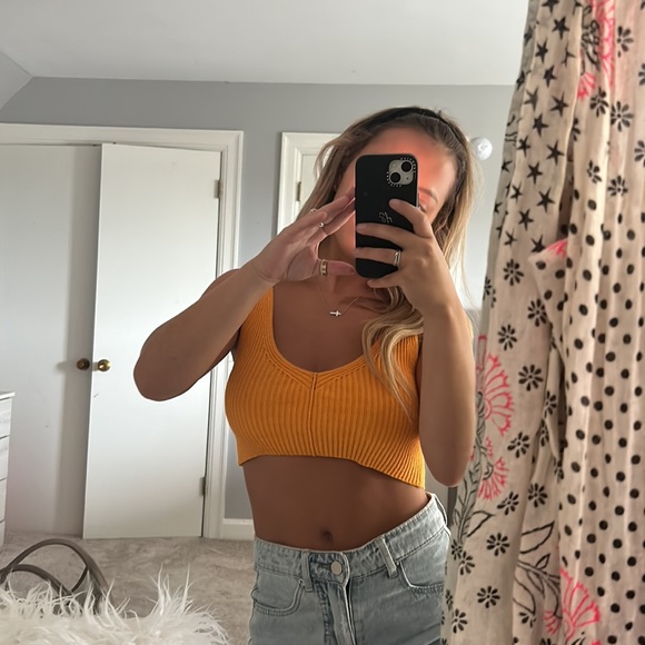 Urban Outfitters Cropped Tank - Picture 3 of 4